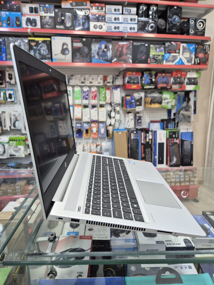 ⁦HP PROBOOK 450 G6 I5 8265U RAM 8GO SSD 256GO ECRAN 15.6″⁩ - الصورة ⁦4⁩